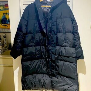 Jil Sander x Uniqlo(+J) Chic Black Puffer Jacket with Hood.